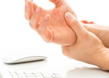 Understanding Hand & Wrist Problems: Common Causes and Symptoms