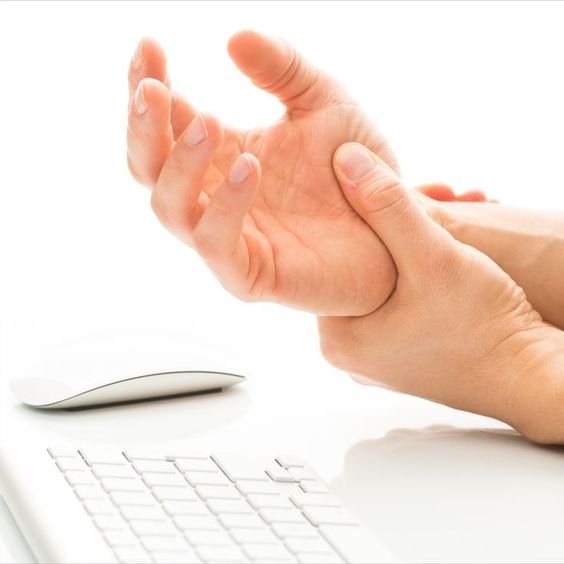 Understanding Hand & Wrist Problems: Common Causes and Symptoms